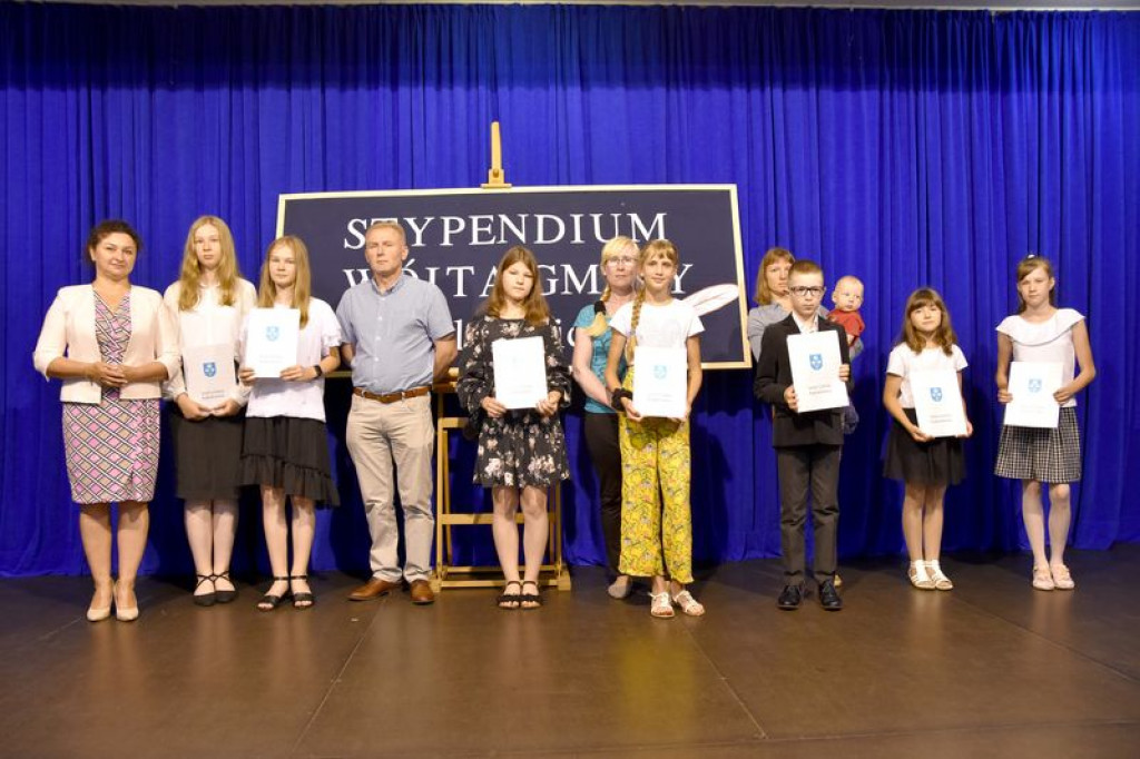 Uroczystość przyznania stypendiów w Kąkolewnicy