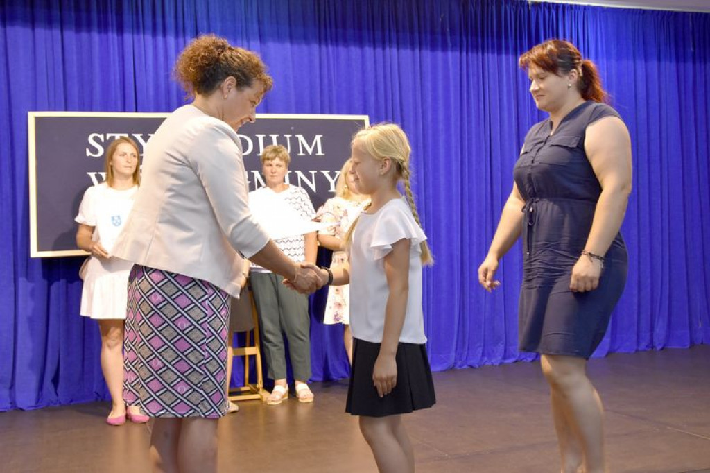 Uroczystość przyznania stypendiów w Kąkolewnicy