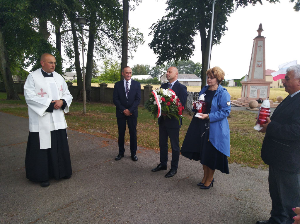 Dzień Walki i Męczeństwa Wsi Polskiej w Ostrówkach