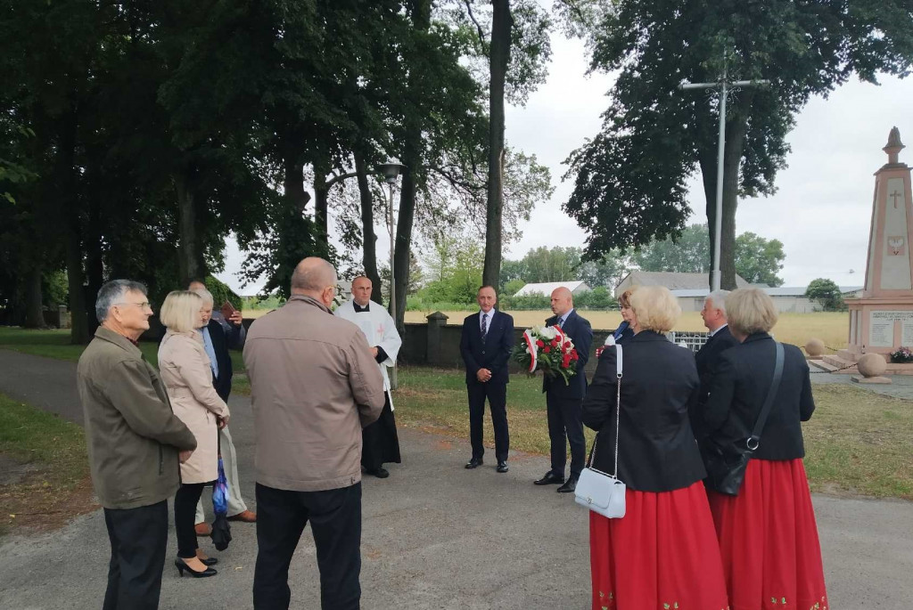 Dzień Walki i Męczeństwa Wsi Polskiej w Ostrówkach
