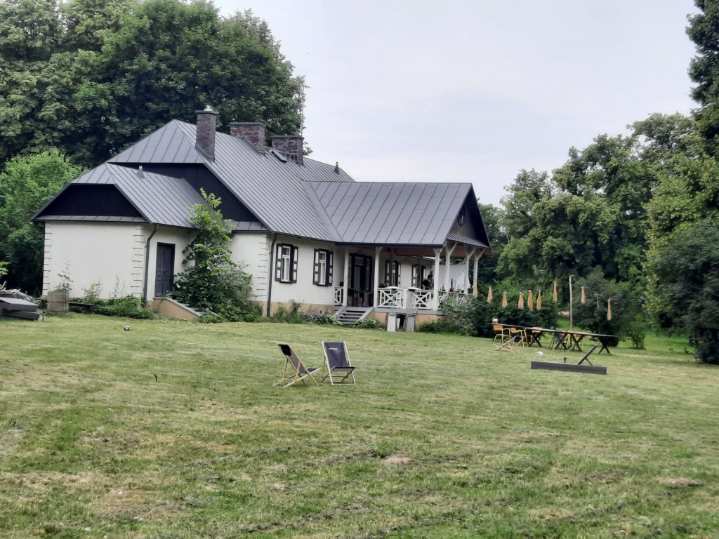 Plenerowe warsztaty plastyczne w Ulanie-Majoracie