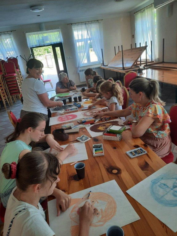 Warsztaty plastyczne w Paszkach Dużych