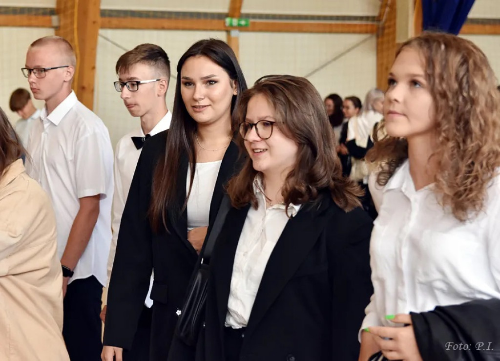 Początek roku szkolnego w I LO w Radzyniu