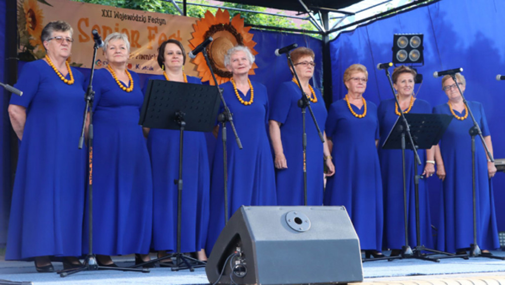 Zespół Wrzos z Kąkolewnicy na festiwalu w Kraśniku