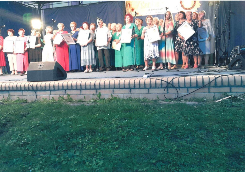 Zespół Wrzos z Kąkolewnicy na festiwalu w Kraśniku