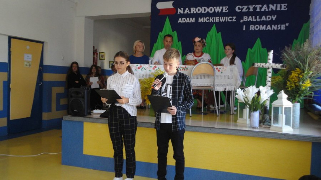 Narodowe Czytanie 2022 w szkole w Polskowoli