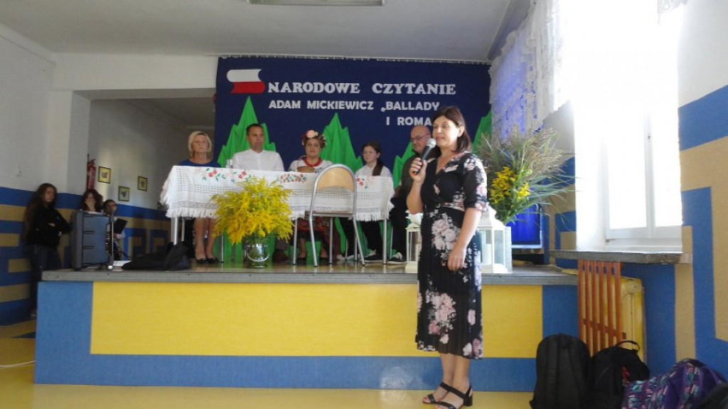 Narodowe Czytanie 2022 w szkole w Polskowoli
