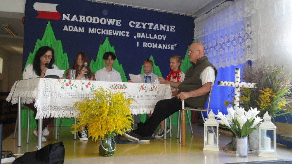Narodowe Czytanie 2022 w szkole w Polskowoli