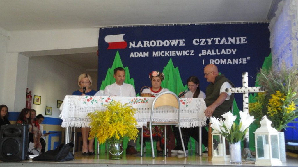 Narodowe Czytanie 2022 w szkole w Polskowoli