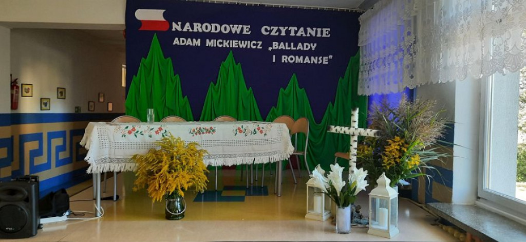 Narodowe Czytanie 2022 w szkole w Polskowoli