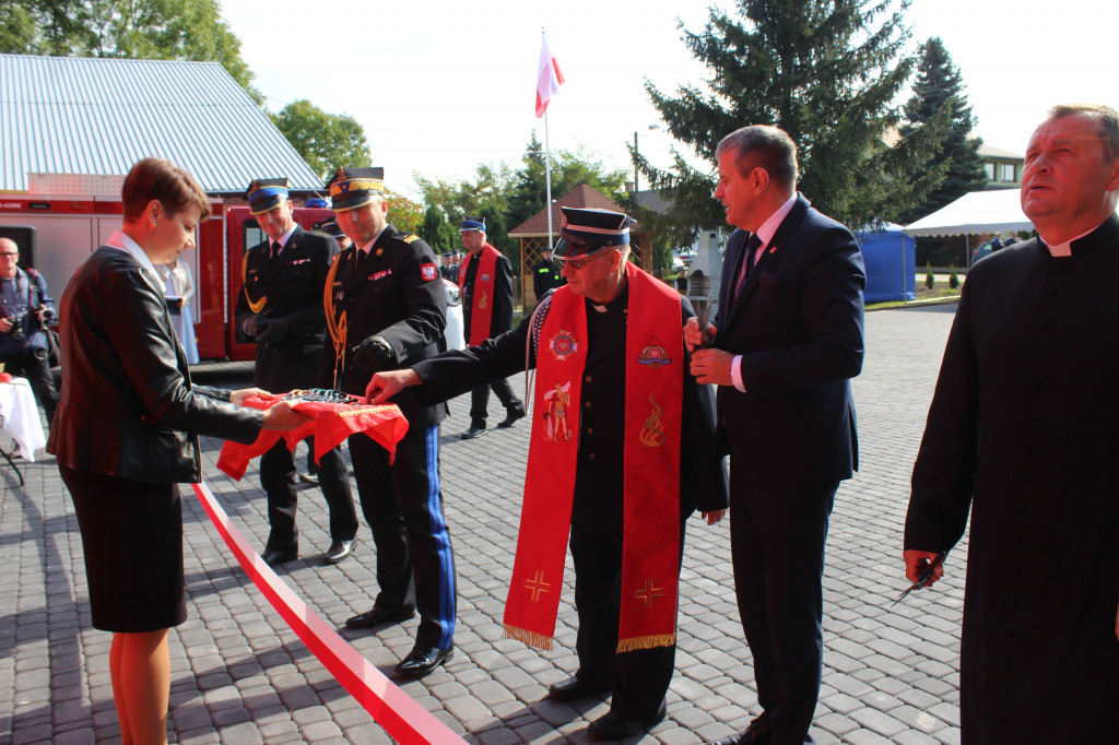 Nowa remiza i nowy pojazd OSP w Wólce Komarowskiej