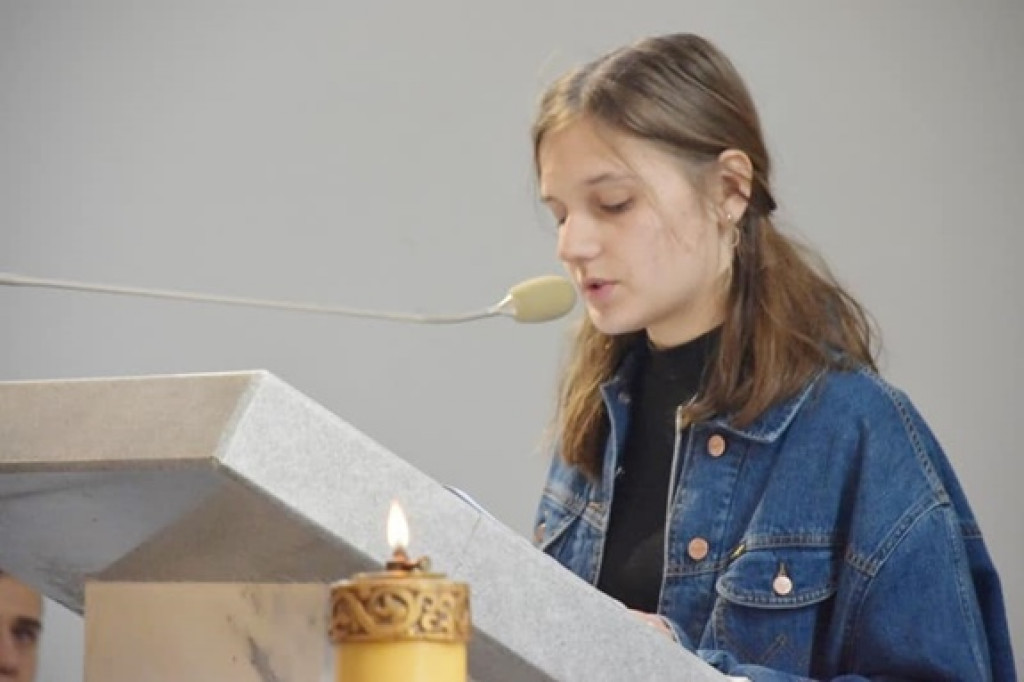 Świętowanie Dnia Papieskiego przez szkołę w Białce