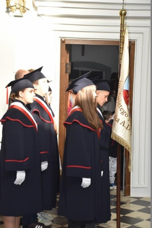 Świętowanie Dnia Papieskiego przez szkołę w Białce