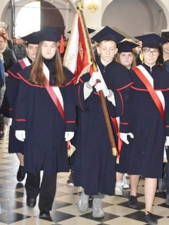 Świętowanie Dnia Papieskiego przez szkołę w Białce