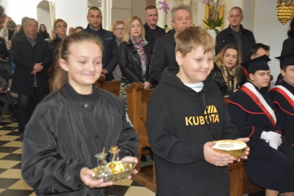 Świętowanie Dnia Papieskiego przez szkołę w Białce