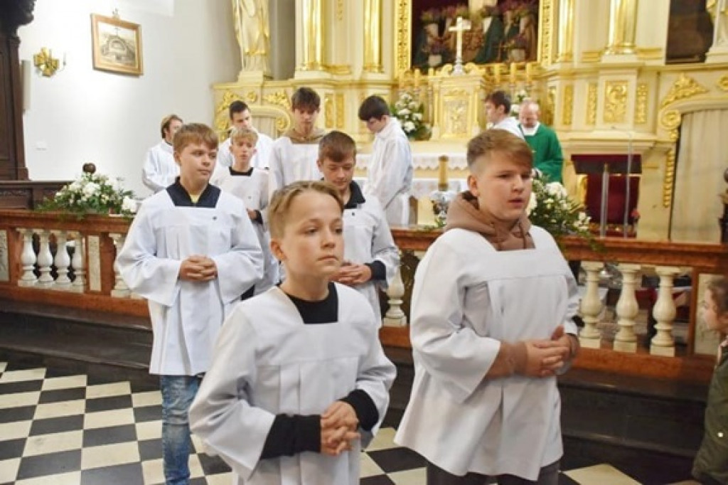 Świętowanie Dnia Papieskiego przez szkołę w Białce