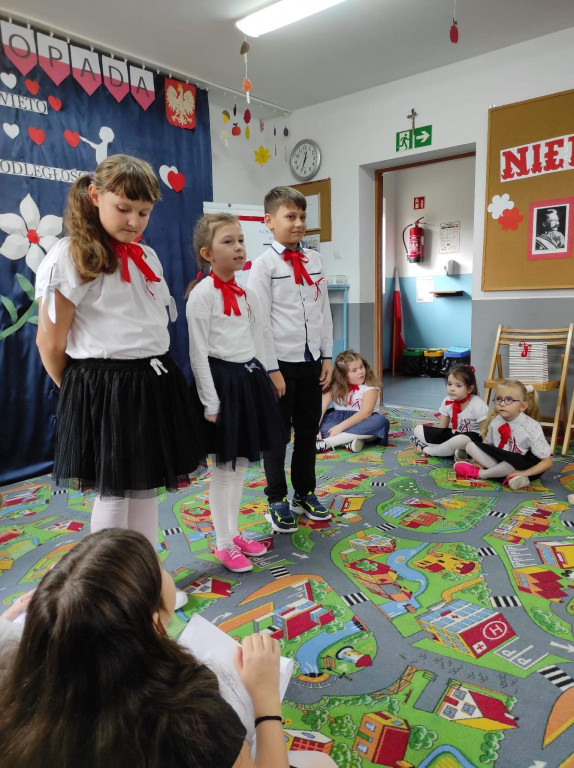Święto Niepodległości w szkole w Walinnie