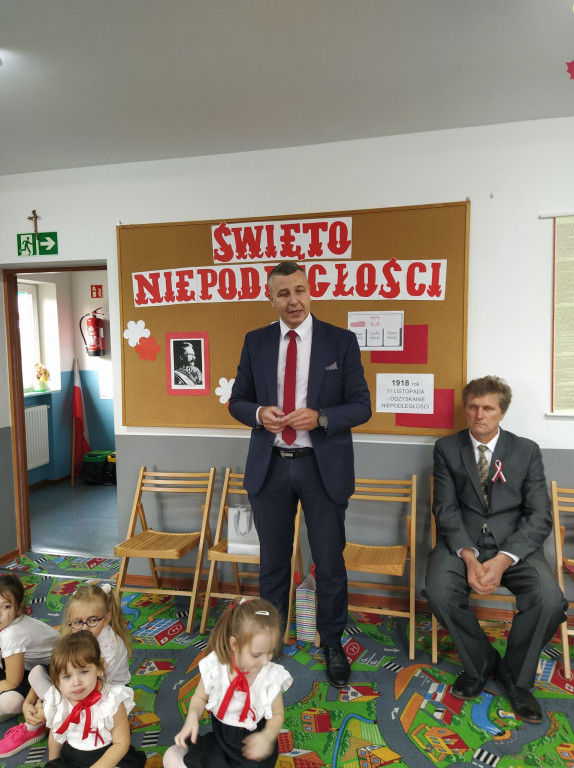 Święto Niepodległości w szkole w Walinnie
