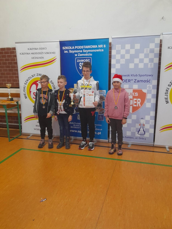 Uczniowie SP2 wicemistrzami województwa w szachach