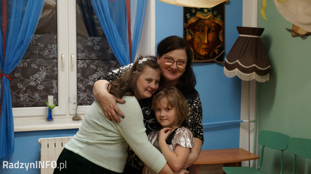 Bal karnawałowy w stylu lat 90. w Radzyniu
