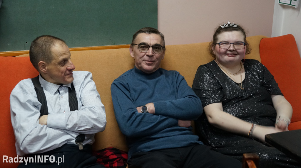 Bal karnawałowy w stylu lat 90. w Radzyniu