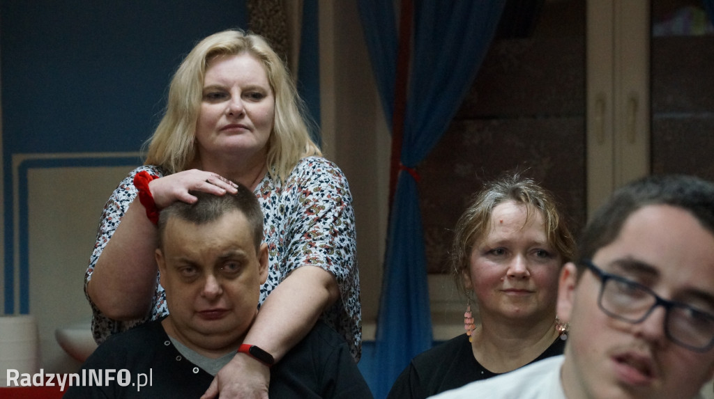 Bal karnawałowy w stylu lat 90. w Radzyniu