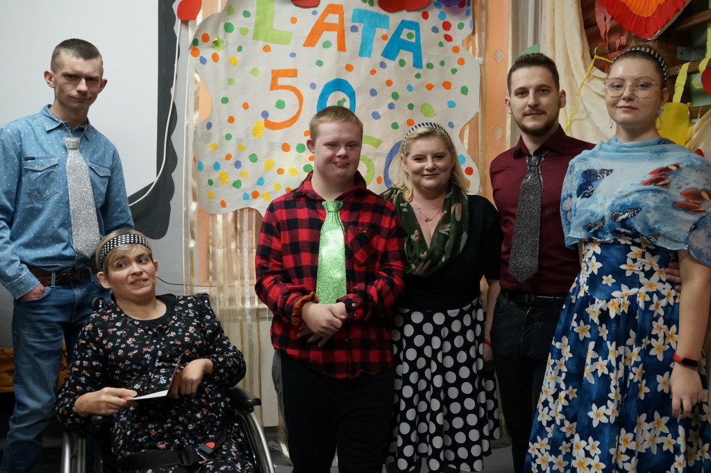 Bal ostatkowy w stylu lat 50. i 60. w Radzyniu