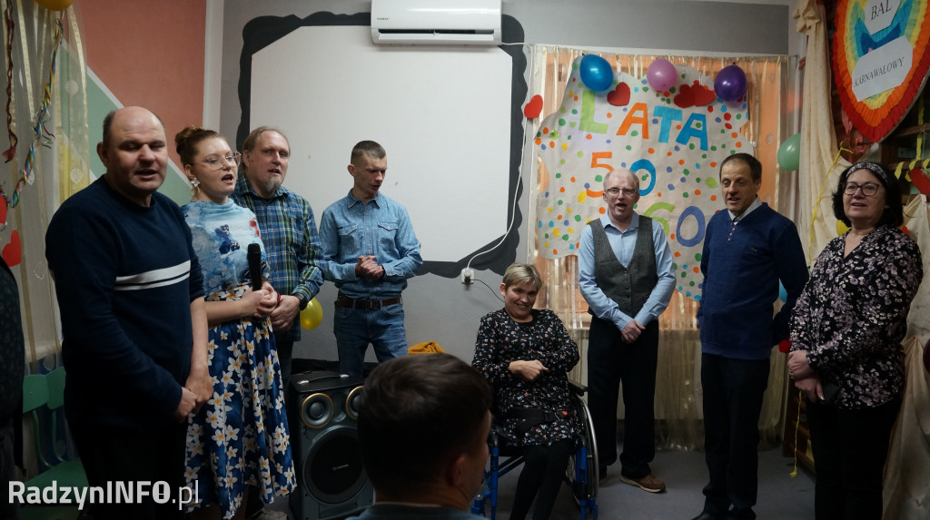 Bal ostatkowy w stylu lat 50. i 60. w Radzyniu