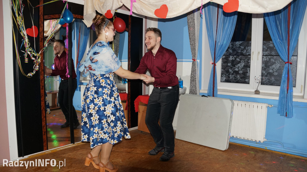 Bal ostatkowy w stylu lat 50. i 60. w Radzyniu