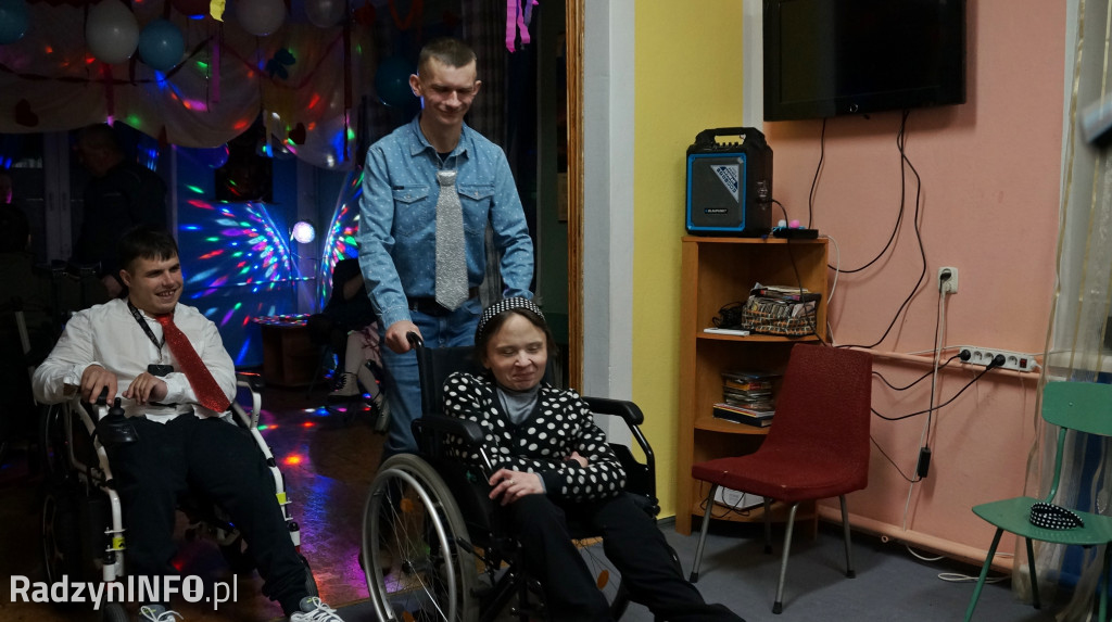 Bal ostatkowy w stylu lat 50. i 60. w Radzyniu