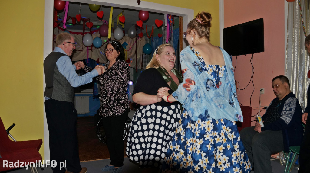 Bal ostatkowy w stylu lat 50. i 60. w Radzyniu