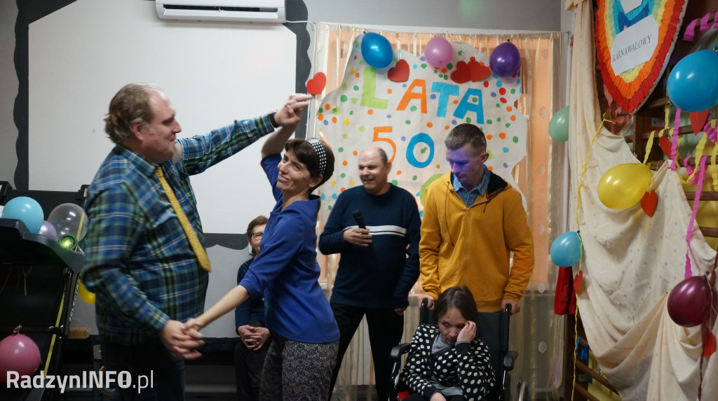 Bal ostatkowy w stylu lat 50. i 60. w Radzyniu