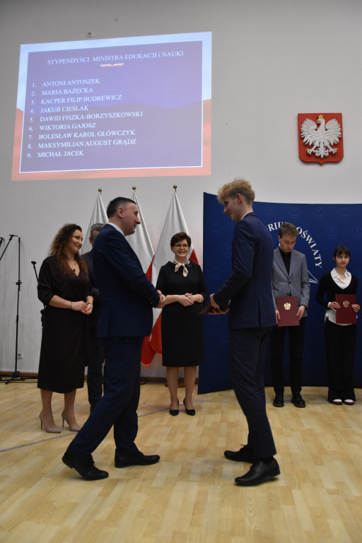 Uroczystość przyznania uczniom I LO stypendiów