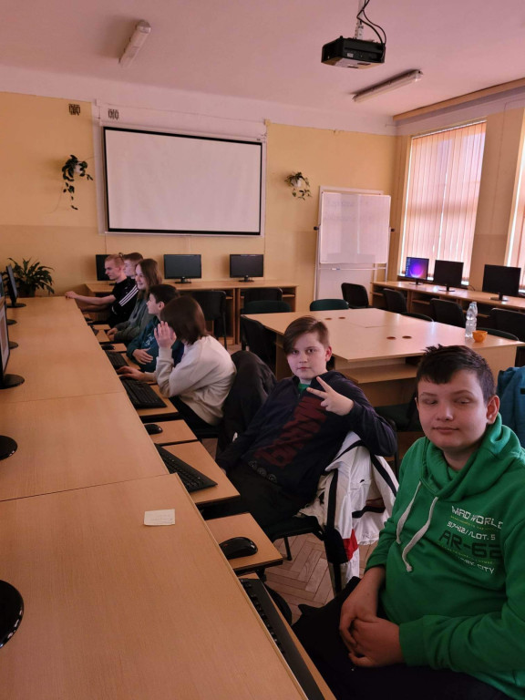 Warsztaty z grafiki komputerowej w Komarówce P.