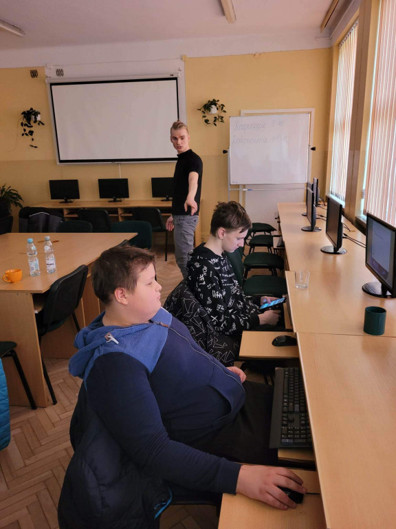 Warsztaty z grafiki komputerowej w Komarówce P.