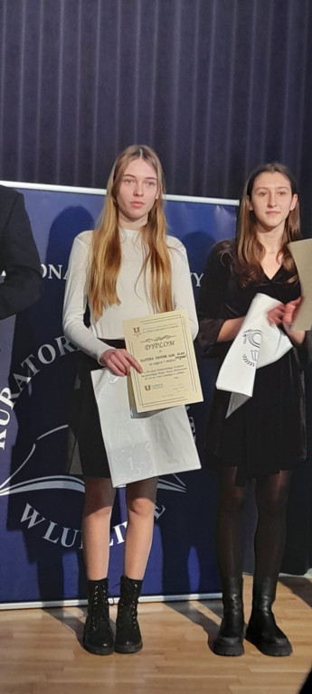 Wiktoria Czyżak na konkursie recytatorskim