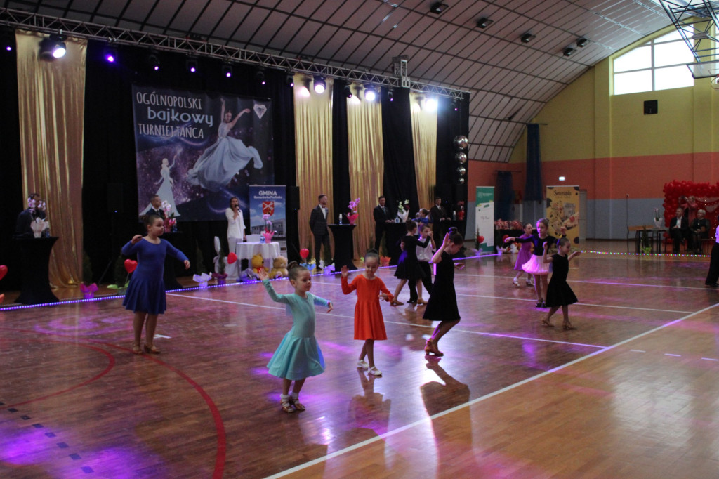 Ogólnopolski Bajkowy Turniej Tańca w Komarówce P.