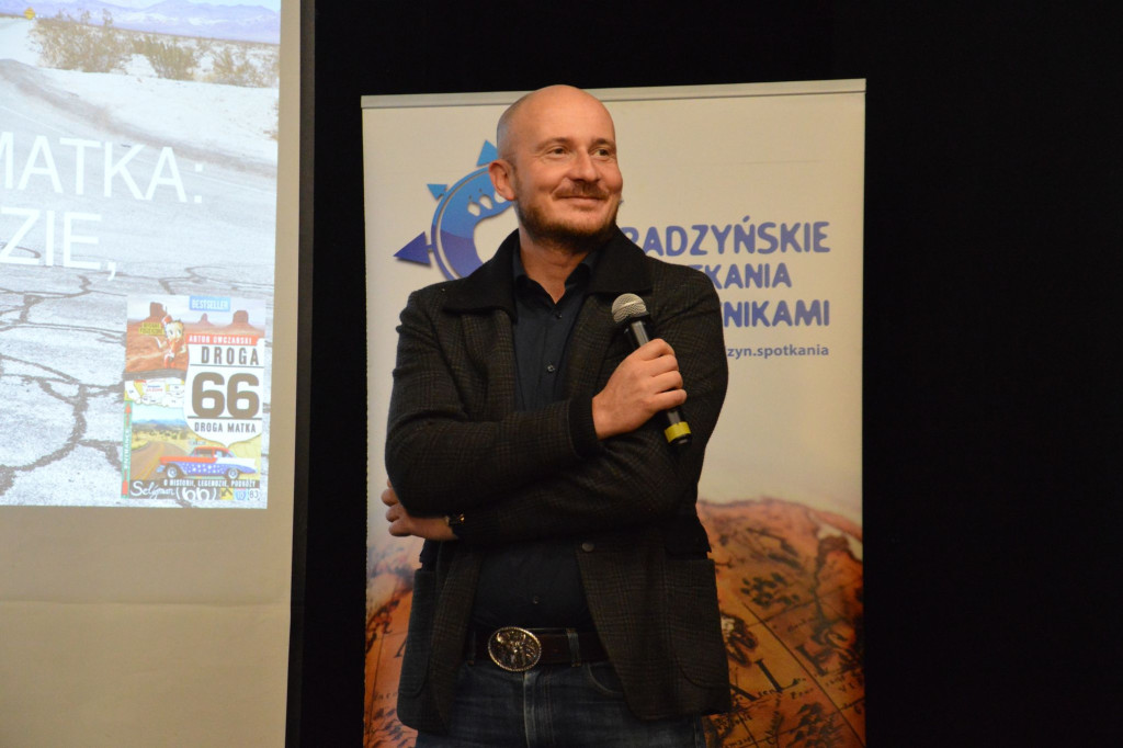 Spotkanie z podróżnikiem Arturem Owczarskim