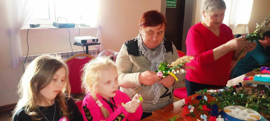 Wicie palm wielkanocnych w gminie Radzyń