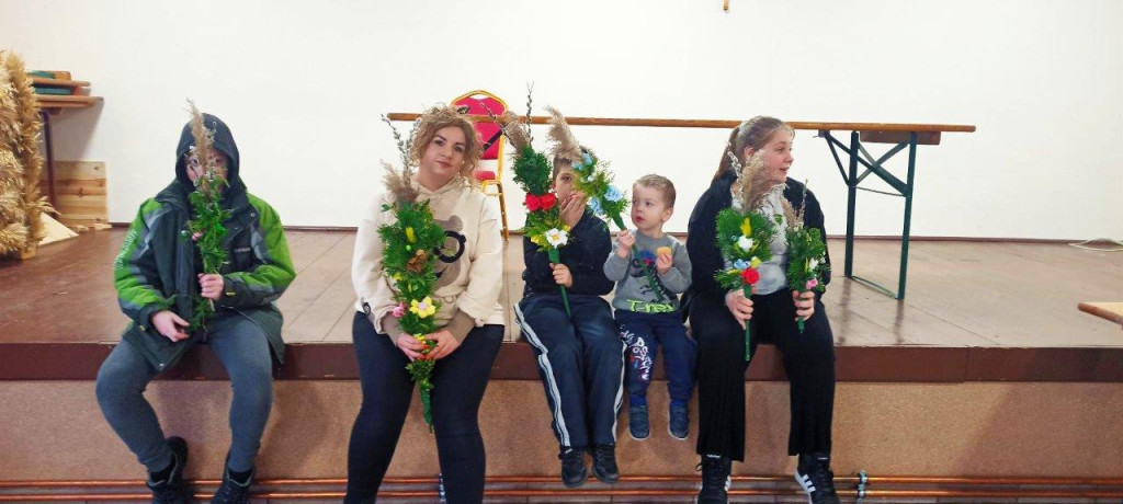 Wicie palm wielkanocnych w gminie Radzyń