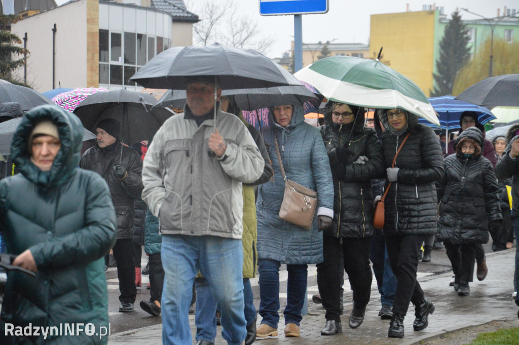 Papieska Droga Krzyżowa ulicami Radzynia