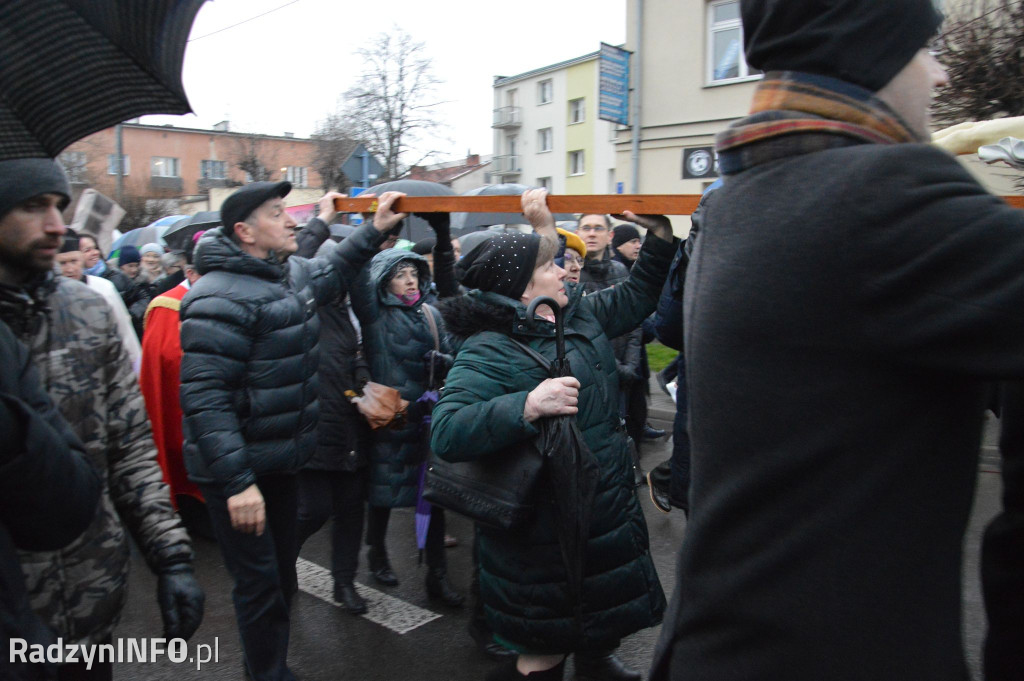 Papieska Droga Krzyżowa ulicami Radzynia