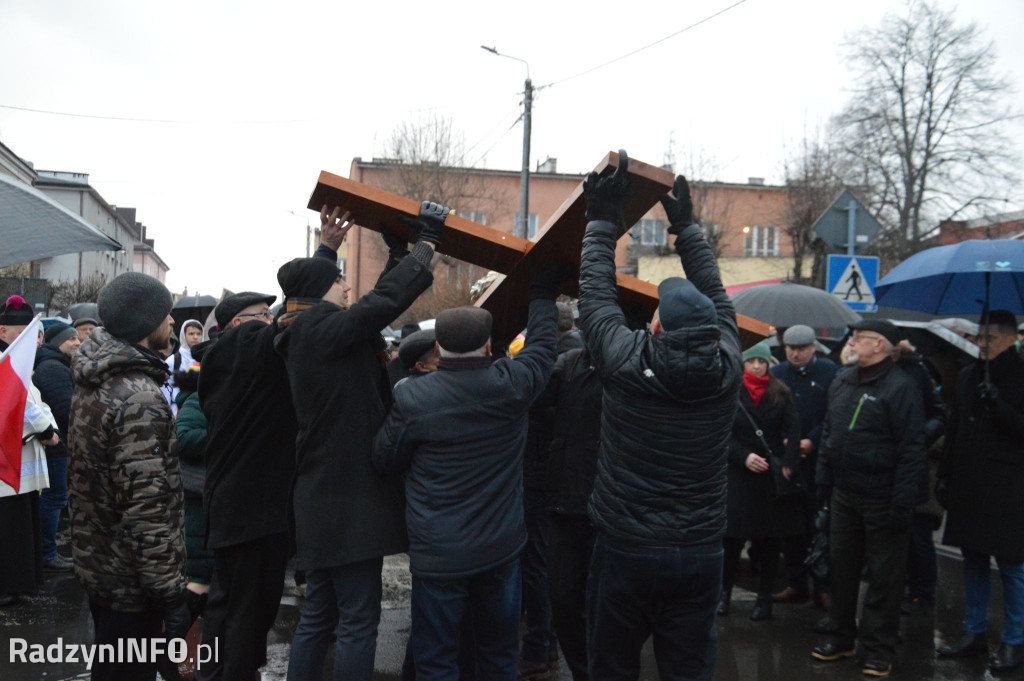 Papieska Droga Krzyżowa ulicami Radzynia