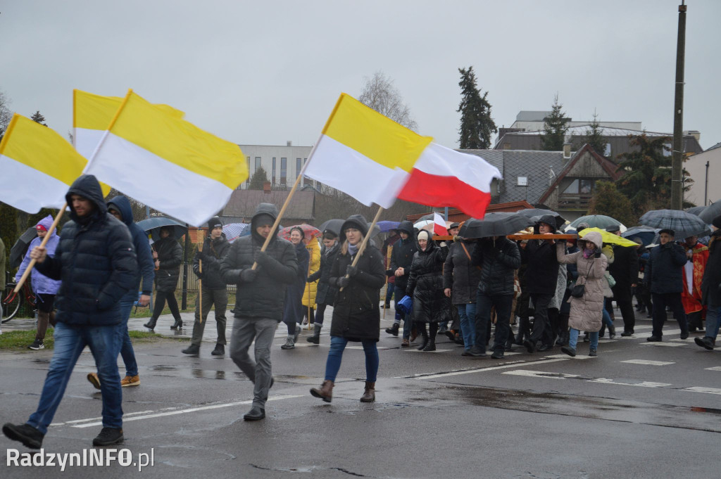 Papieska Droga Krzyżowa ulicami Radzynia