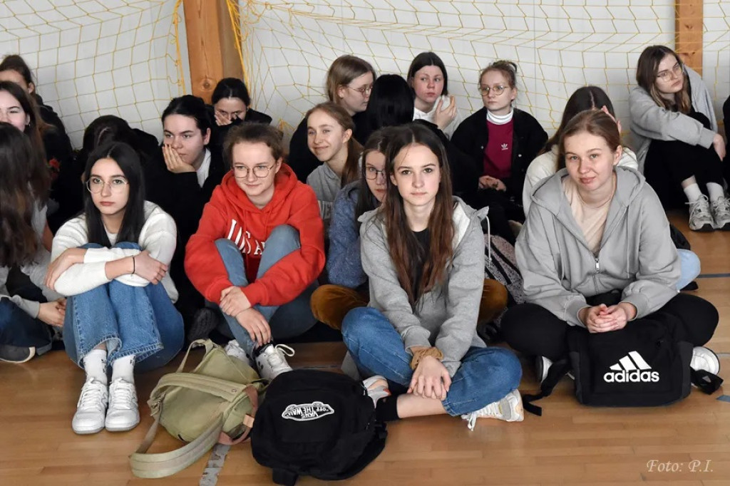 Zdalne spotkanie uczniów LO z norweskimi skoczkami