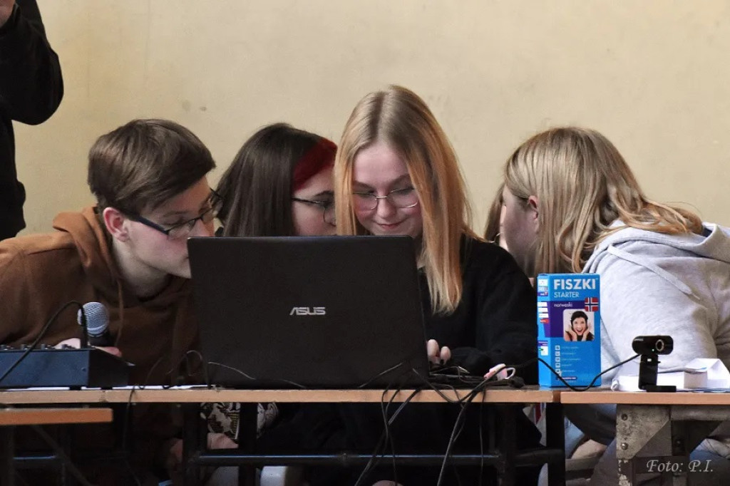Zdalne spotkanie uczniów LO z norweskimi skoczkami