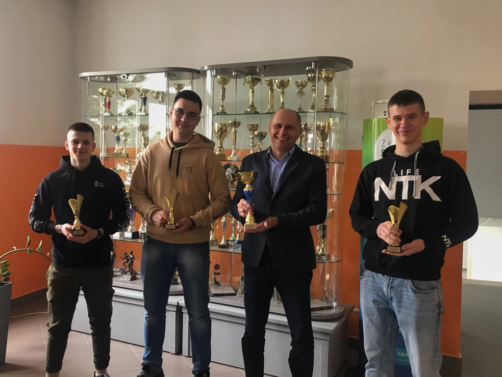 Sukces uczniów ZSP na turnieju wiedzy samochodowej