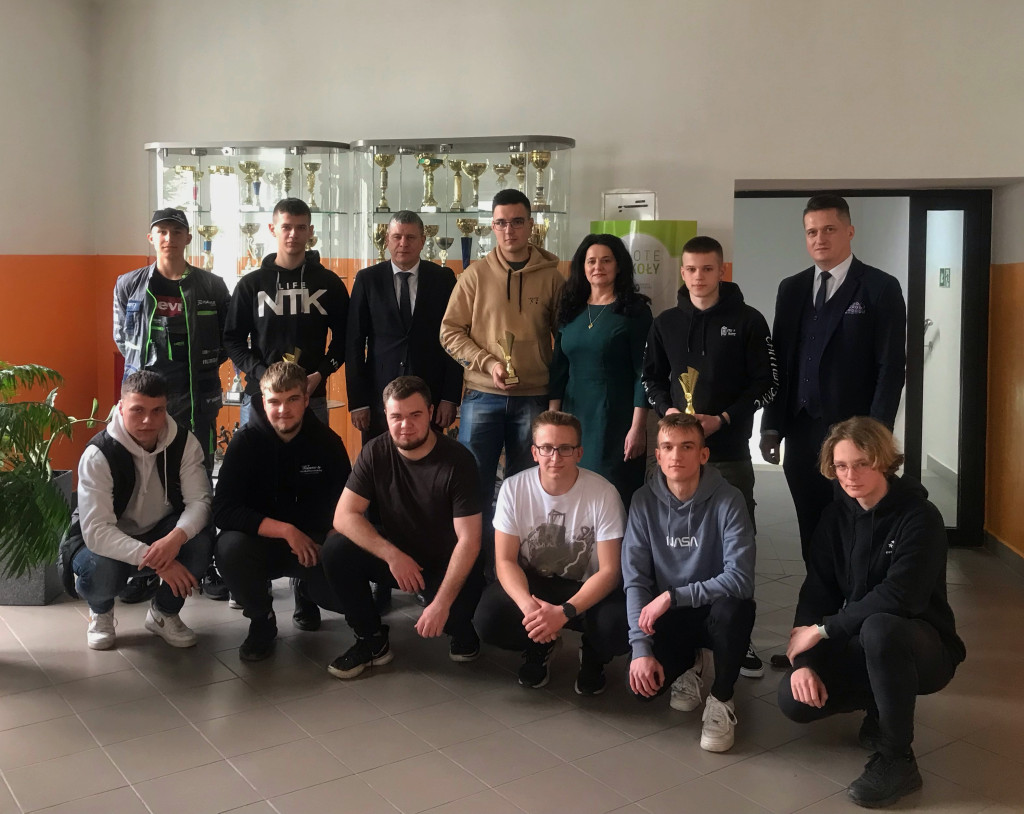 Sukces uczniów ZSP na turnieju wiedzy samochodowej