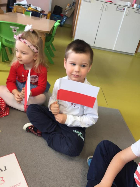 Świętowanie 3 maja w przedszkolu 