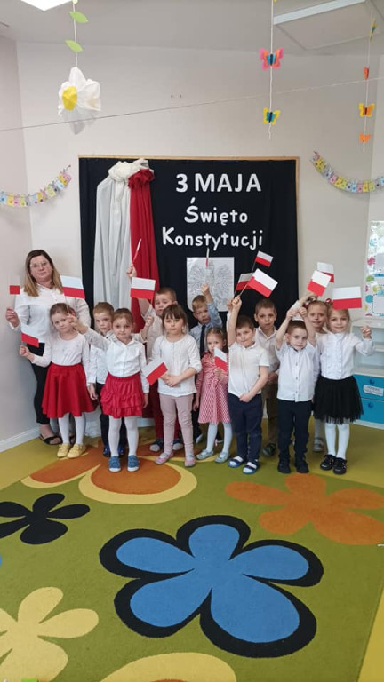 Świętowanie 3 maja w przedszkolu 
